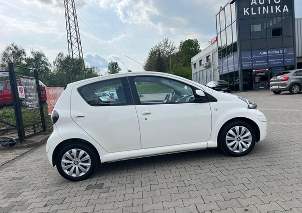 Toyota Aygo cena 17800 przebieg: 162000, rok produkcji 2011 z Drobin małe 232